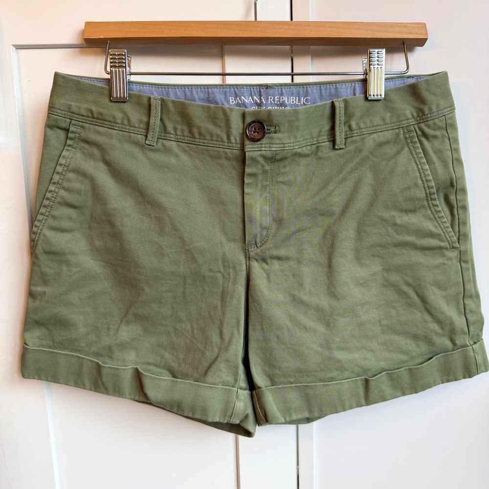 Banana Republic City‎ Chino Shorts Size 4 5" Inseam Green Khaki Preppy Classic